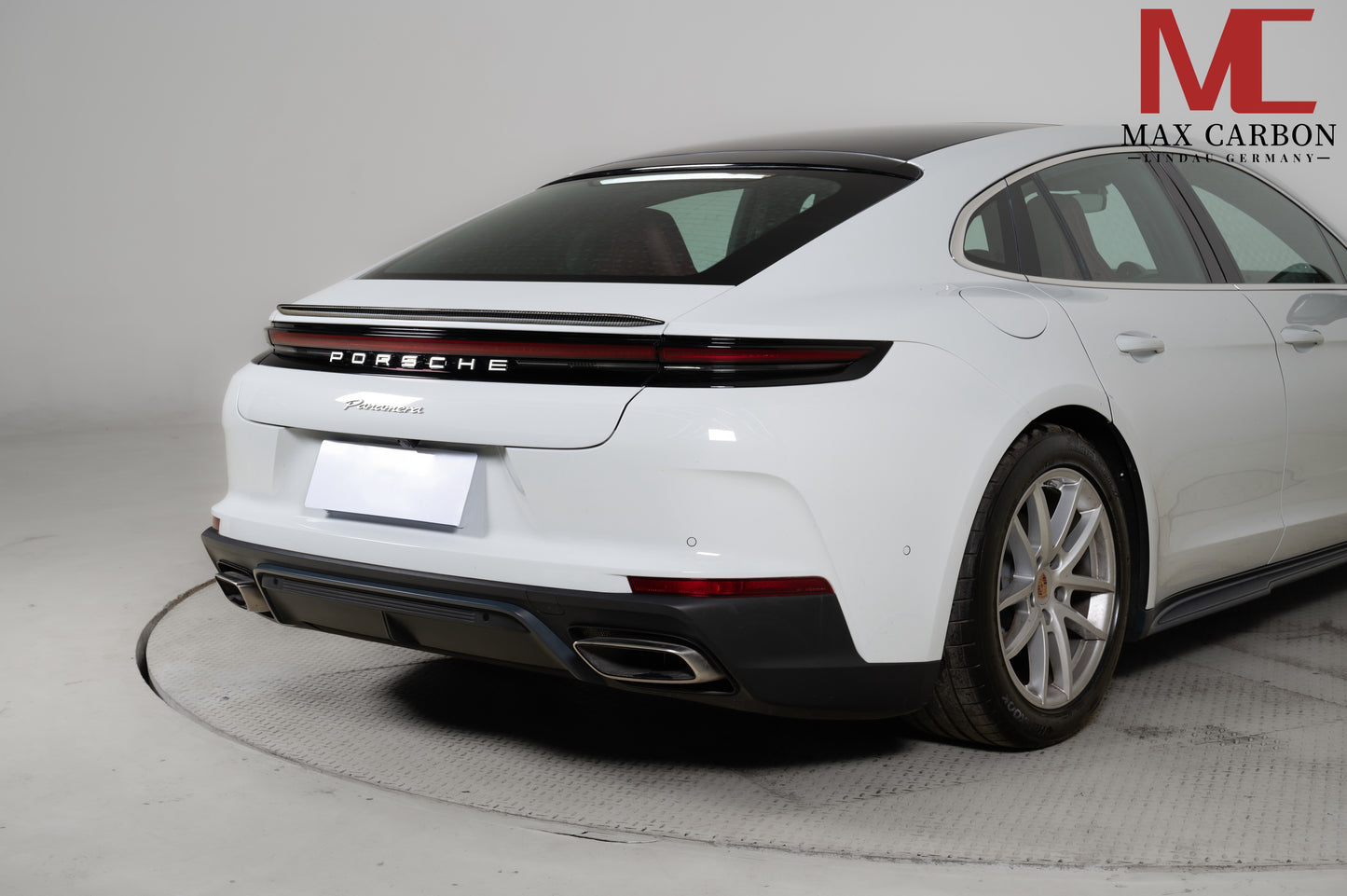 MAX CARBON DRY Carbon Hecklippe Lippe Spoiler passend für Porsche Panamera 976 4S
