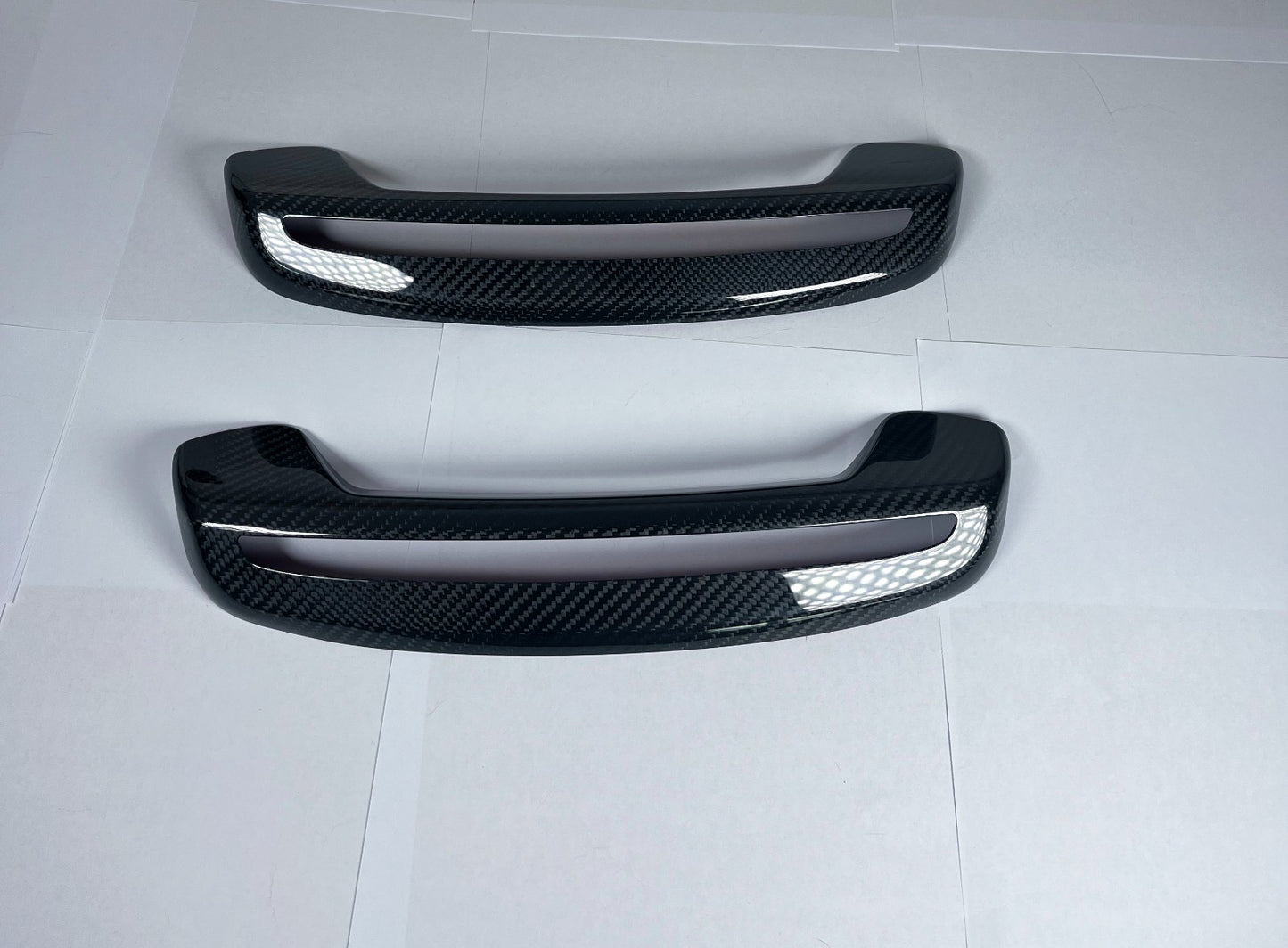 Ensemble de housses de siège MAX CARBON Performance 2 pièces pour BMW G01 G02 G05 G06 G20 G21 G22 G23 G26 avec LED sur le siège