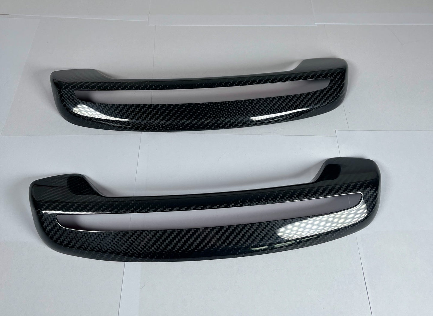 Ensemble de housses de siège MAX CARBON Performance 2 pièces pour BMW G01 G02 G05 G06 G20 G21 G22 G23 G26 avec LED sur le siège