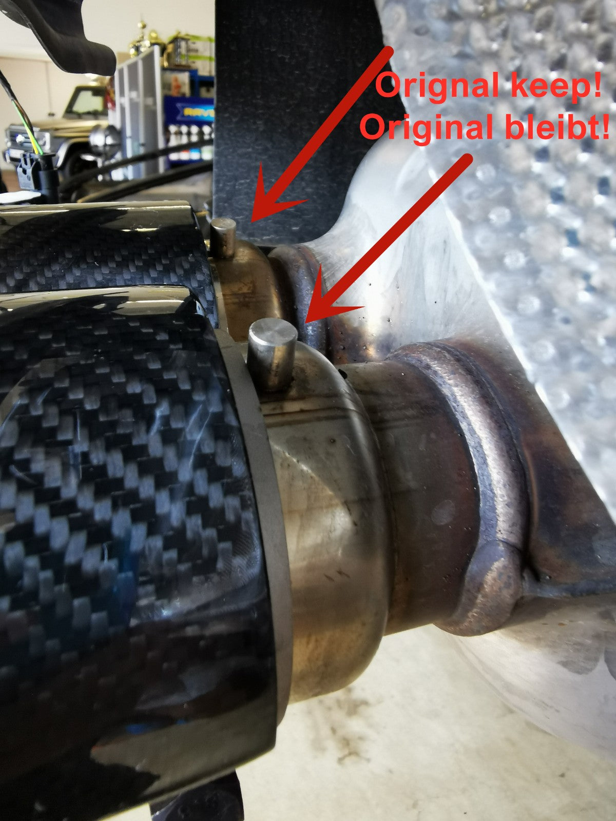 MAX CARBON Performance Edelstahl Auspuff Endrohre Blenden Blau für BMW M2 F87 M3 F80 M4 F82 F83 M5 F10