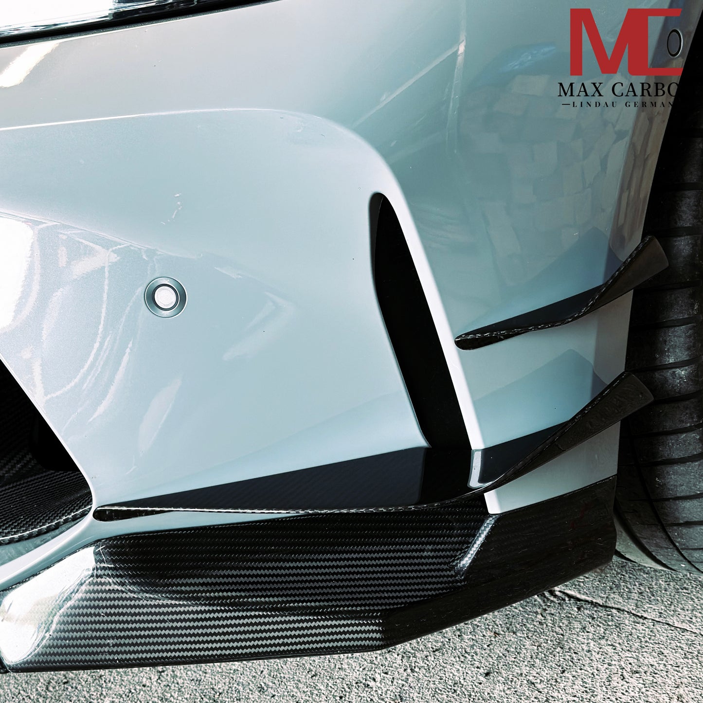 MAX CARBON Performance Aero Flick Dry Carbon Prepreg for BMW M3 G80 G81 M4 G82 G83 V3