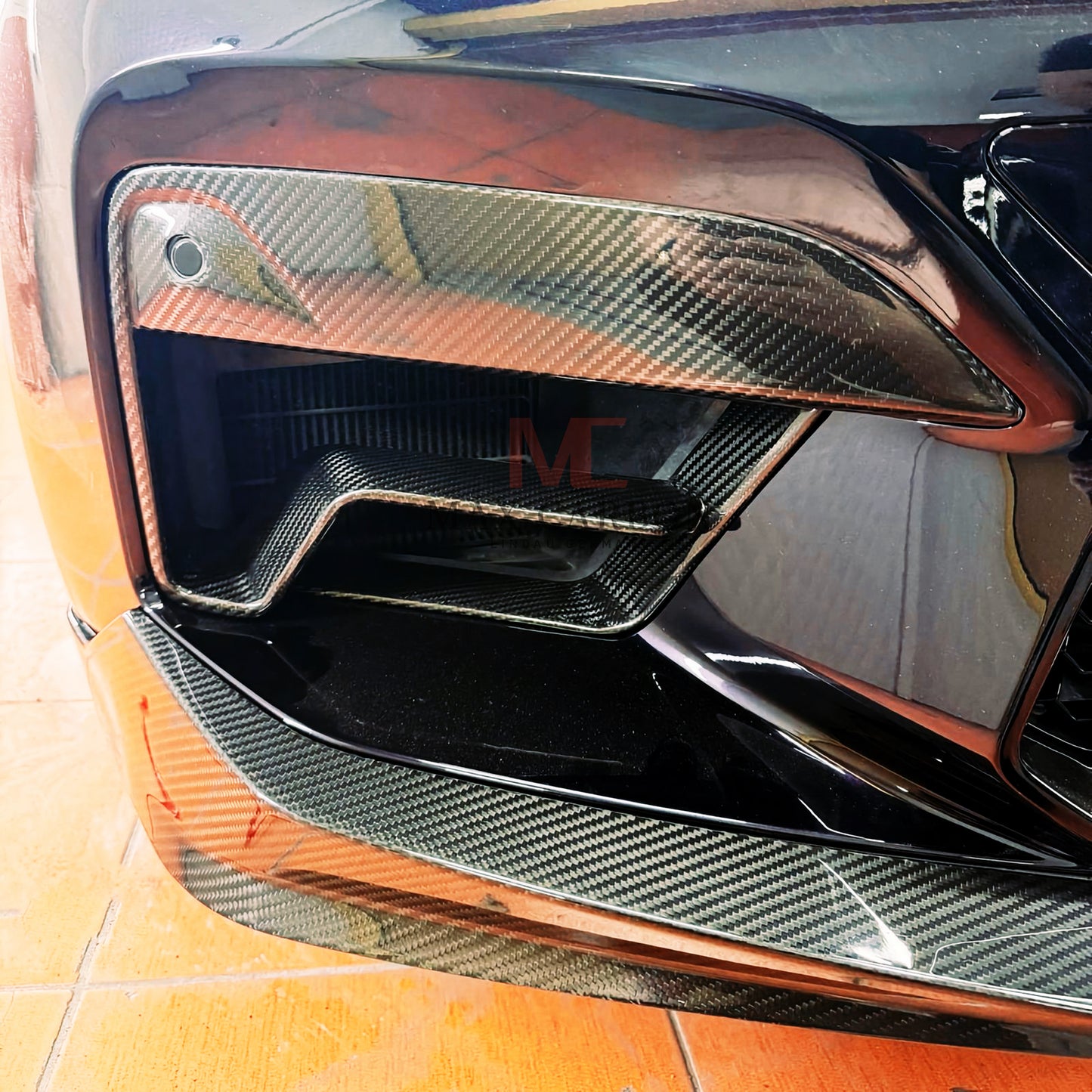 MAX CARBON Dry Carbon Front Air Intake Cover Attachment suitable for BMW M5 F90 LCI 