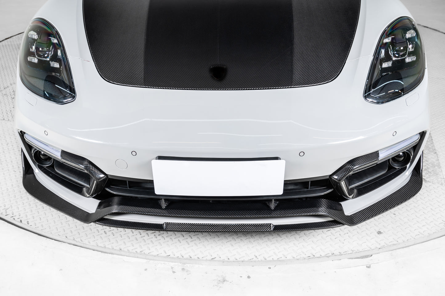 Becquet avant MAX CARBON DRY CARBON adapté à Porsche Panamera 971 971.1 971.2 GTS