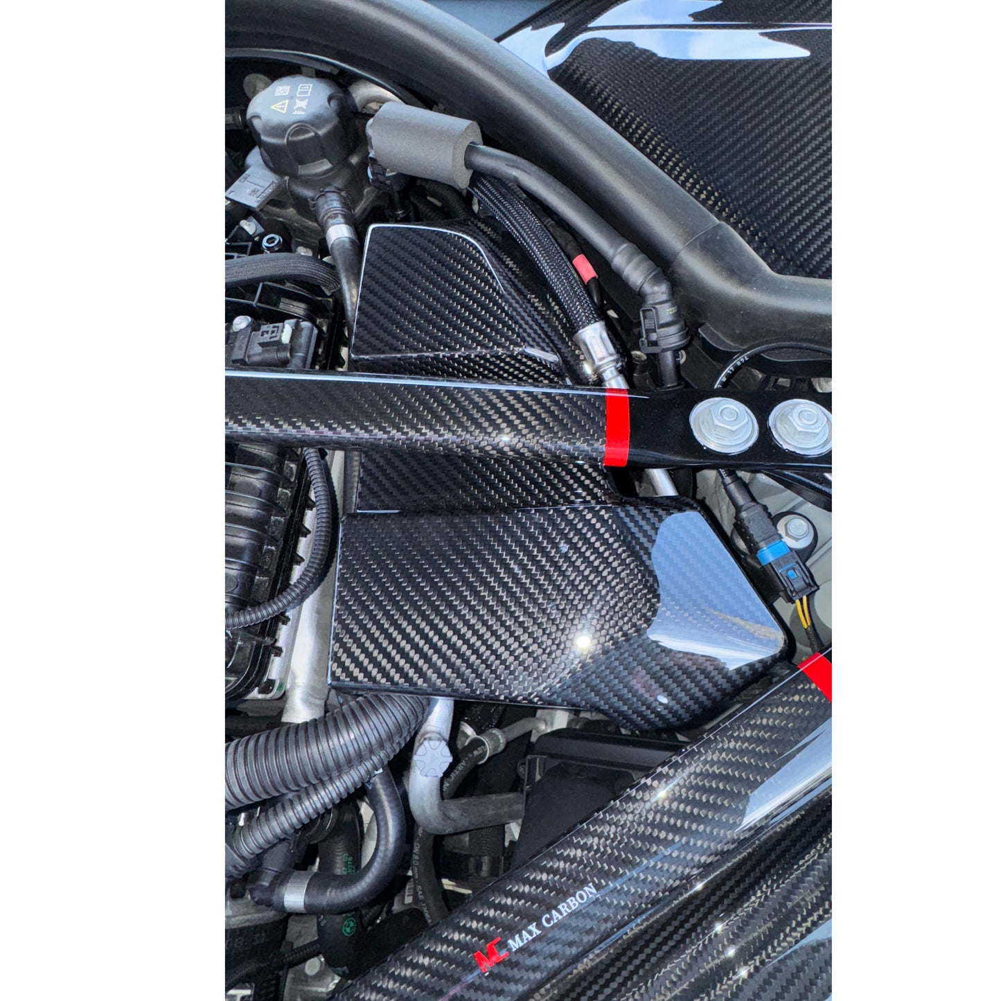 MAX CARBON Performance Batterie Abdeckung im Motorraum für BMW G80 G81 M3 G82 G83 M4 M2 G87