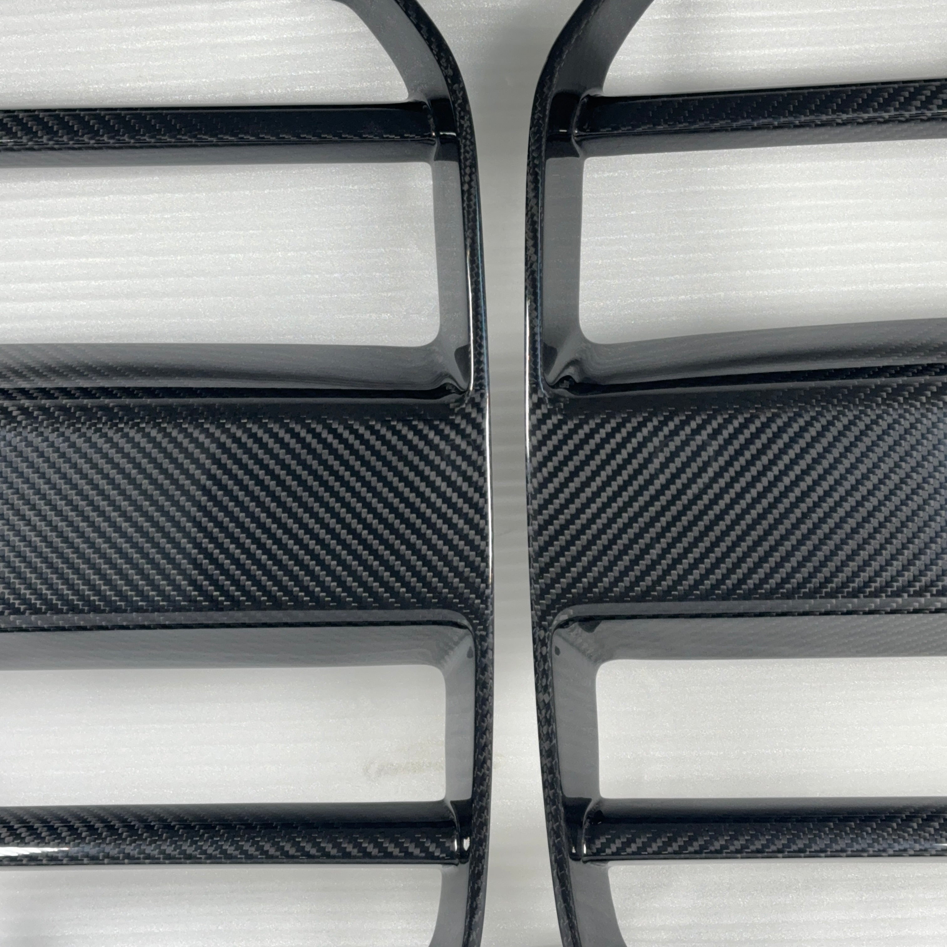MAX CARBON Peformance dry carbon front radiator grille kidney grille for BMW M3 M4 G80 G81 G82 G83