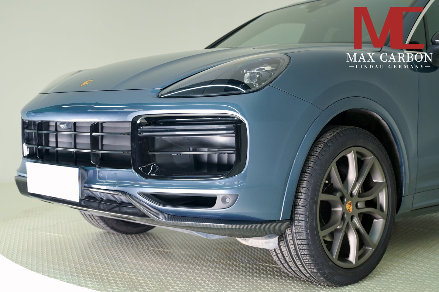 MAX CARBON DRY Carbon front lip for Porsche Cayenne S GTS 9YA .1