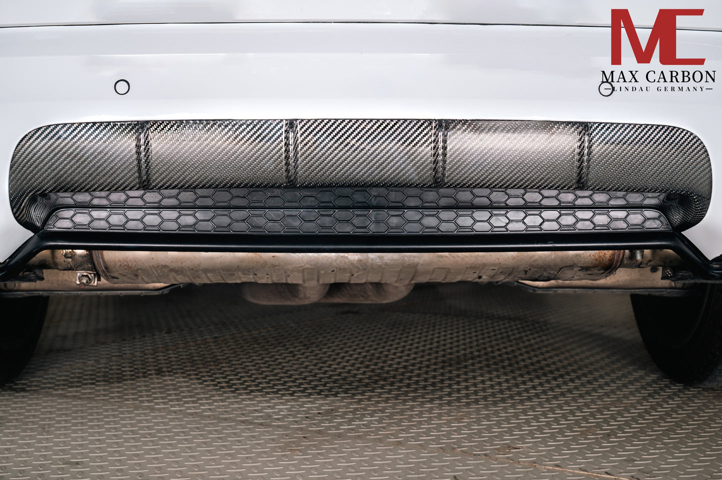 MAX CARBON DRY Carbon rear diffuser for Porsche Cayenne S GTS 9YA