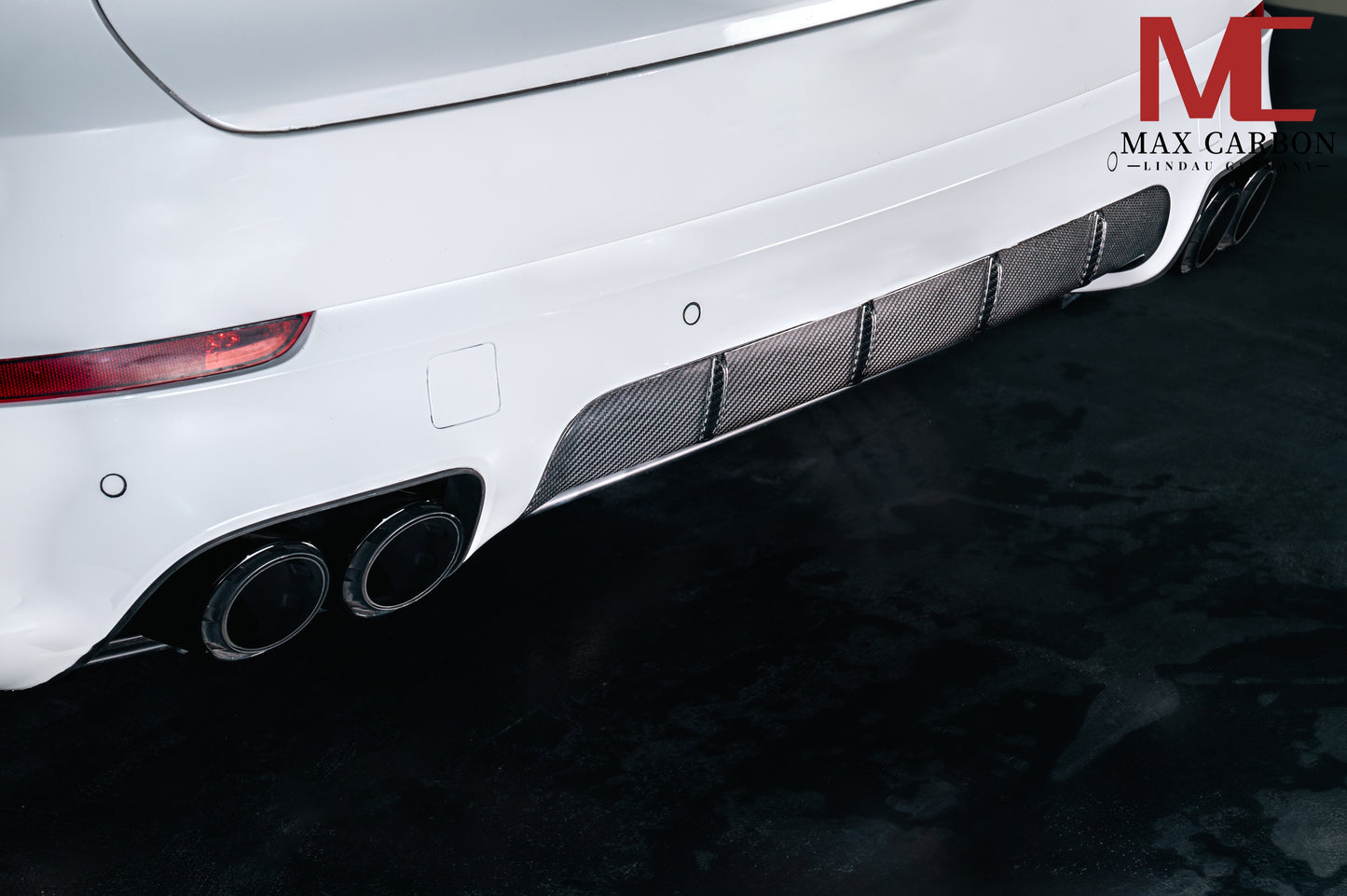 MAX CARBON DRY Carbon rear diffuser for Porsche Cayenne S GTS 9YA