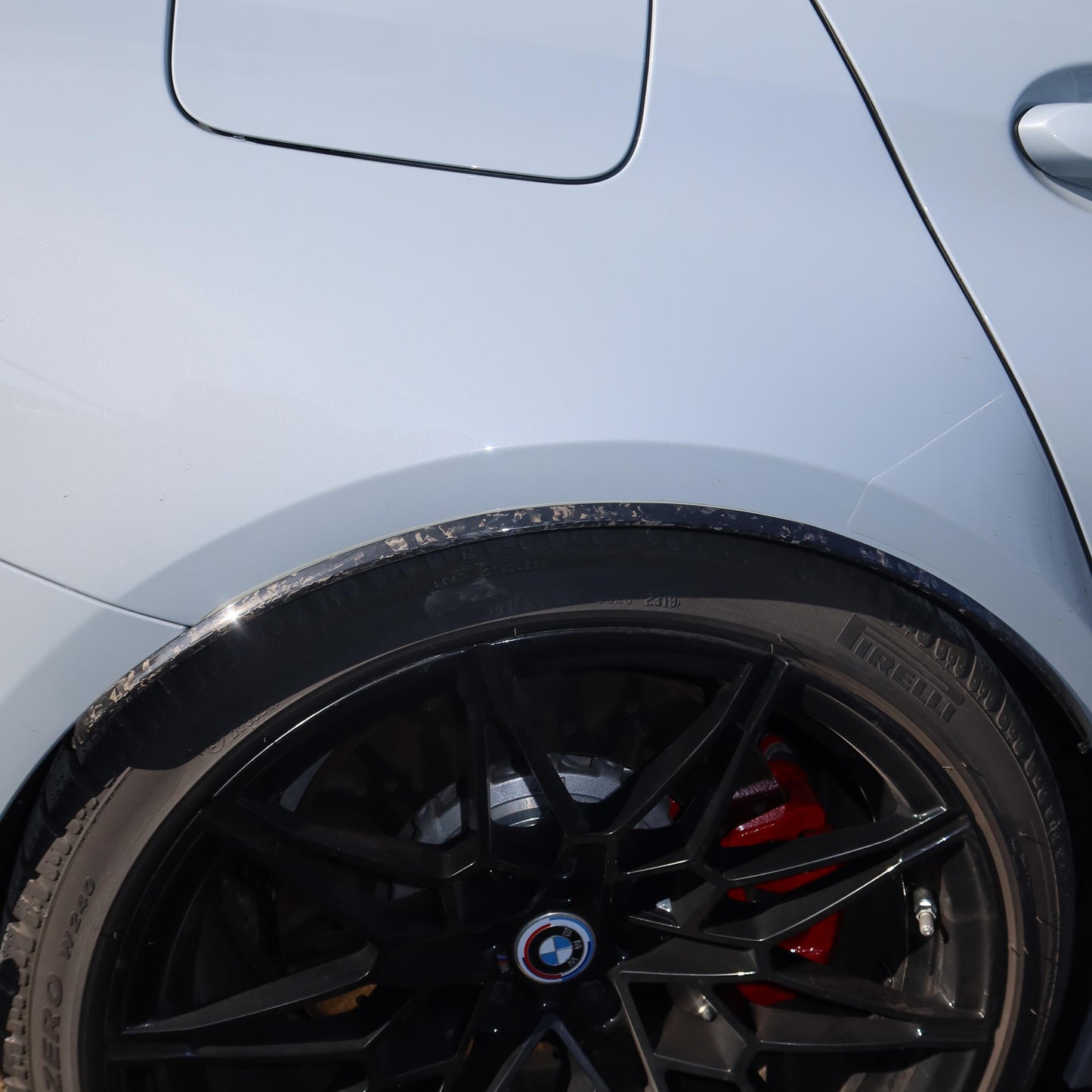 MAX CARBON Dry Carbon Vorderradschutz Radhaus Abdeckung passt für BMW M3 G80 G81