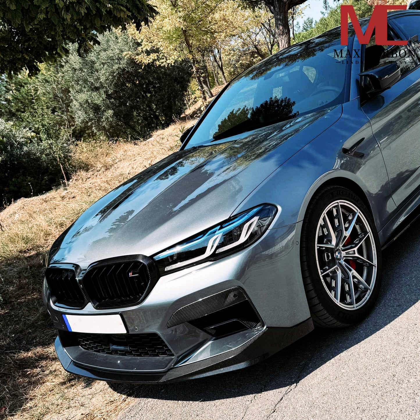 MAX CARBON Dry Carbon Front Air Intake Cover Attachment suitable for BMW M5 F90 LCI 